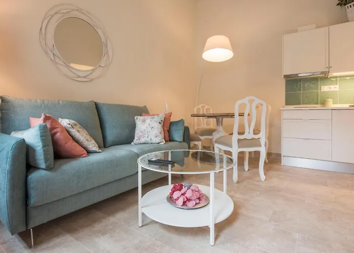 Florinda De La Cava - 6 *